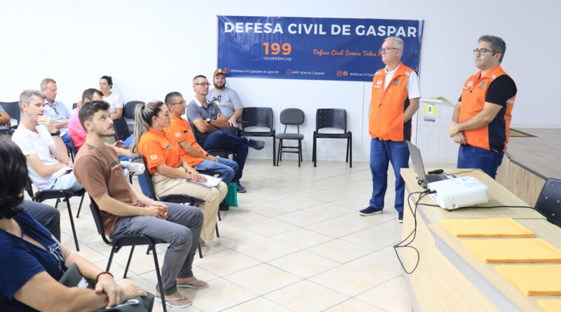 Defesa Civil realiza primeira reunião com candidatos ao voluntariado