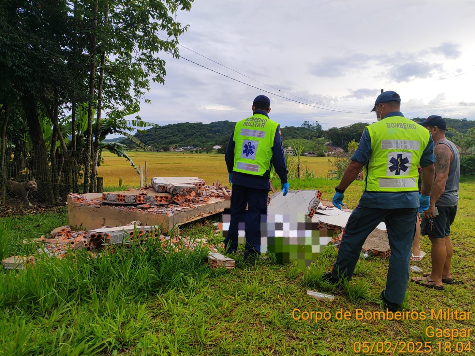 Idoso de 76 anos morre depois de parede de casa cair sobre ele no bairro Figueira