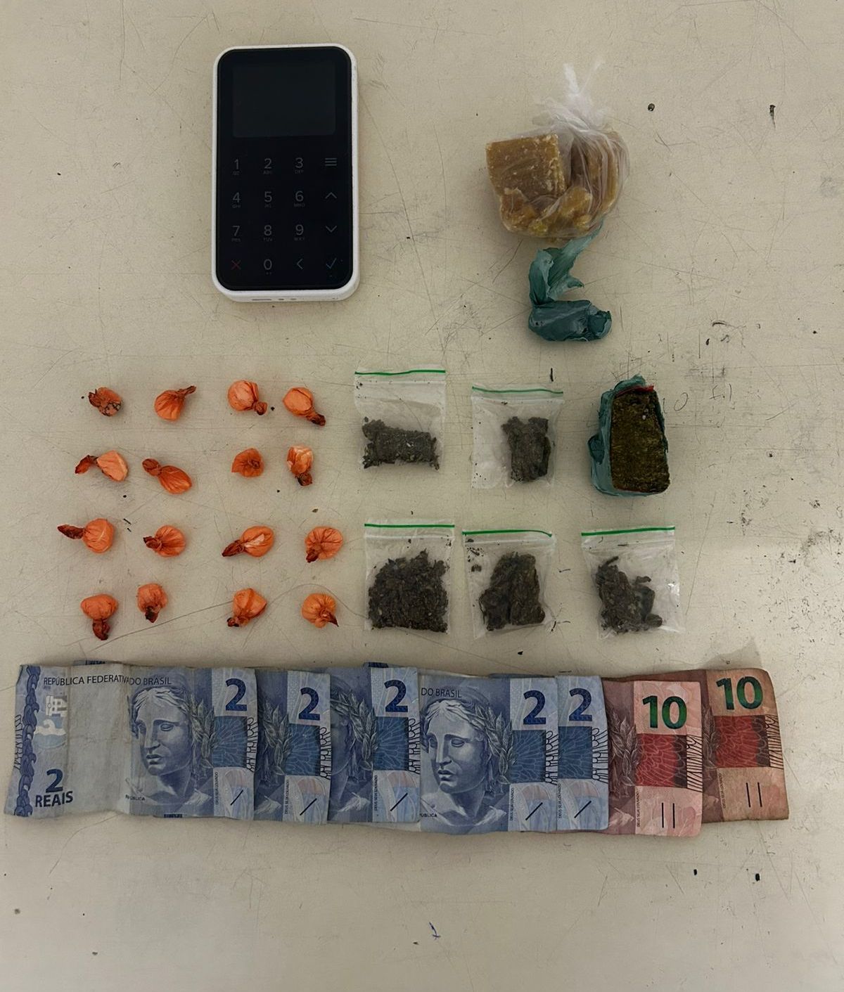 Homem de 22 anos é preso por tráfigo de drogas em Ilhota