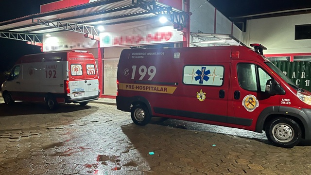 Bombeiros de Ilhota e SAMU de Navegantes atendem idosa de 83 anos, com quadro de hiperglicemia no Braço do Baú.