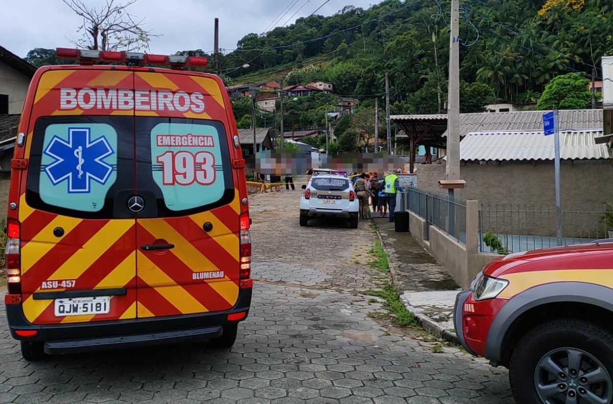 Bombeiros atendem mulher de 30 anos que sofreu tentativa de feminicídio no Bela Vista