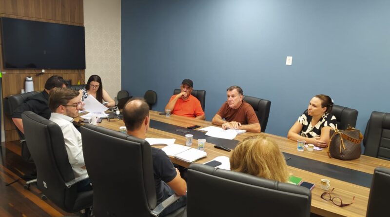 Prefeitura recebe Sintraspug para primeira reunião de negociação salarial