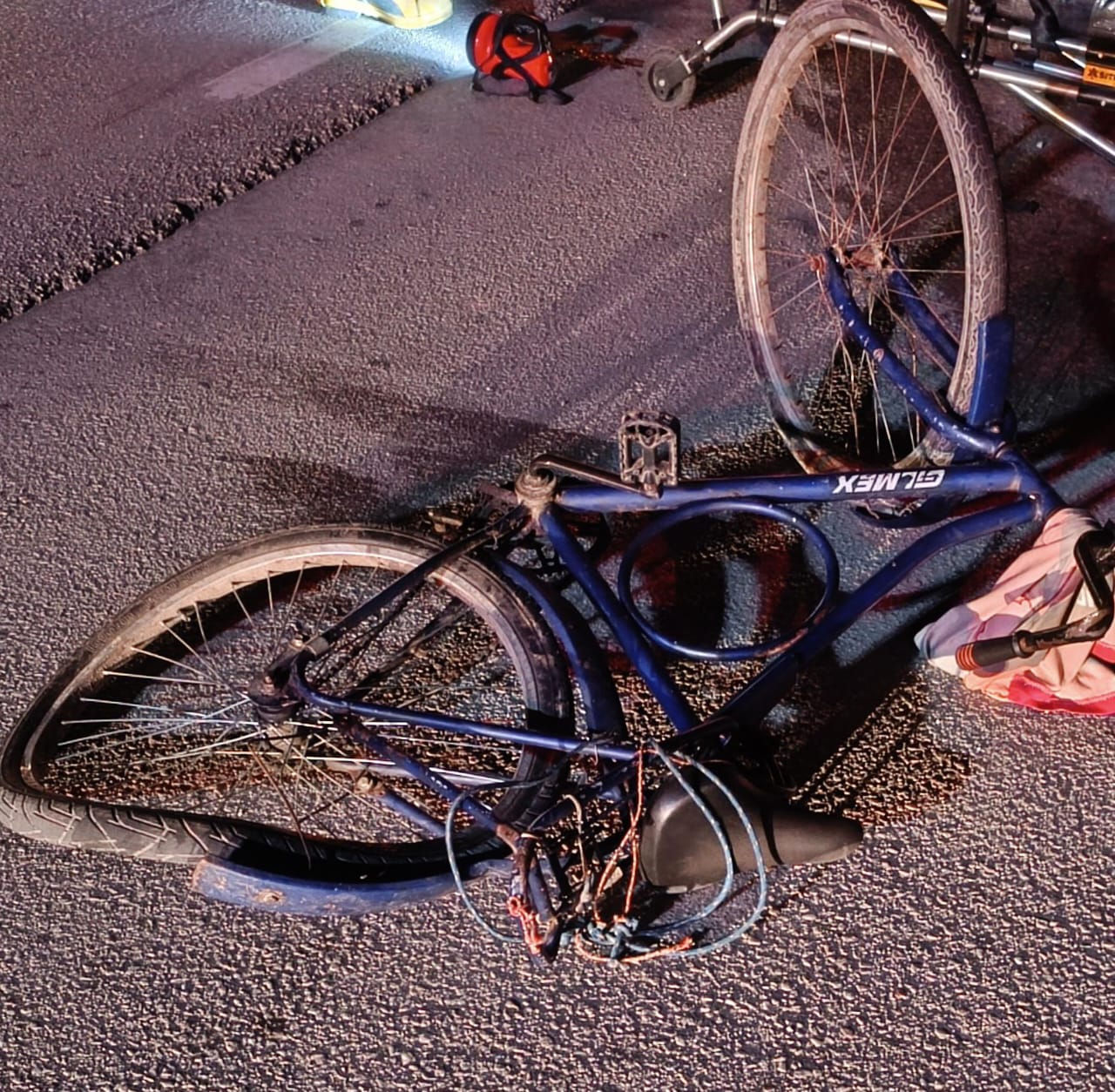 Acidente entre bicicleta e carro deixa ciclista com ferimentos pelo corpo e cabeça em Ilhota