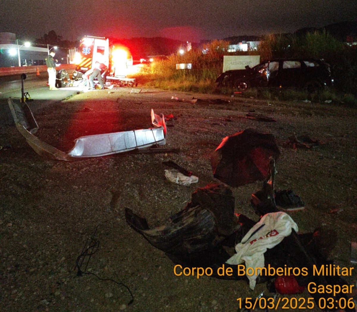 Motorista tem ferimentos leves após capotar veículo na BR 470 no Belchior Baixo