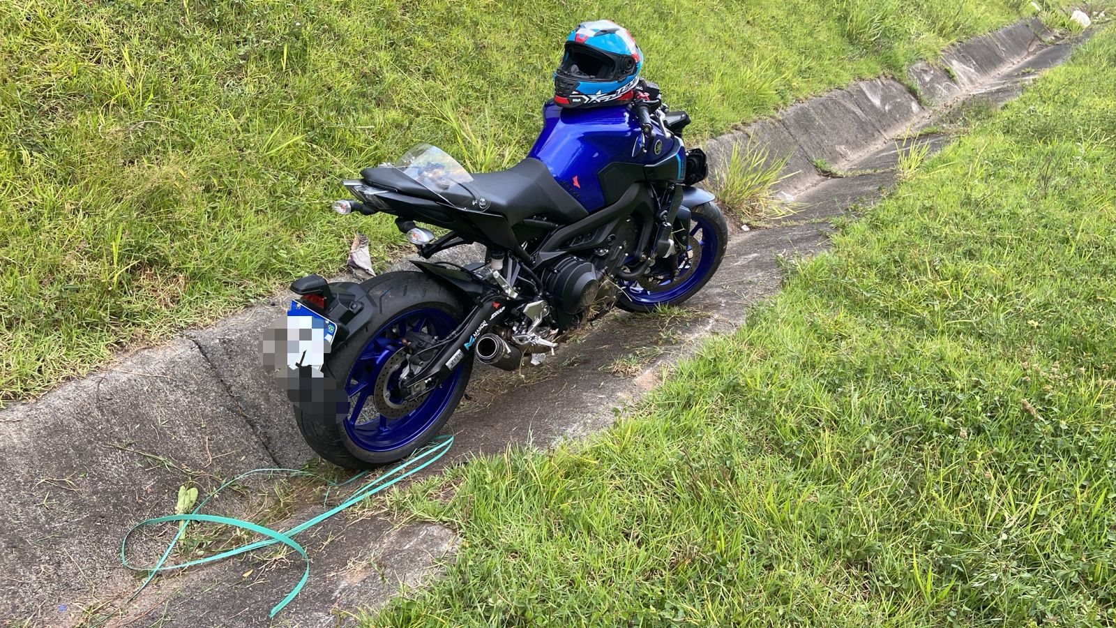 Motociclista sofre escoriações pelo corpo após queda na BR 470, no Centro de Ilhota