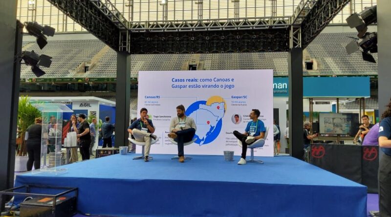 Digitalização de pré-matrículas em Gaspar é destaque em seminário sobre inovação