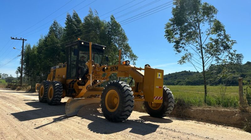 Novas patrolas já trabalham na manutenção de vias nos bairros de Gaspar