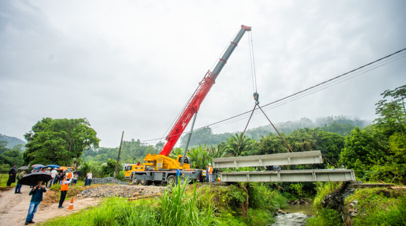 Belchior recebe Kit Transposição para Rua Celso Theiss