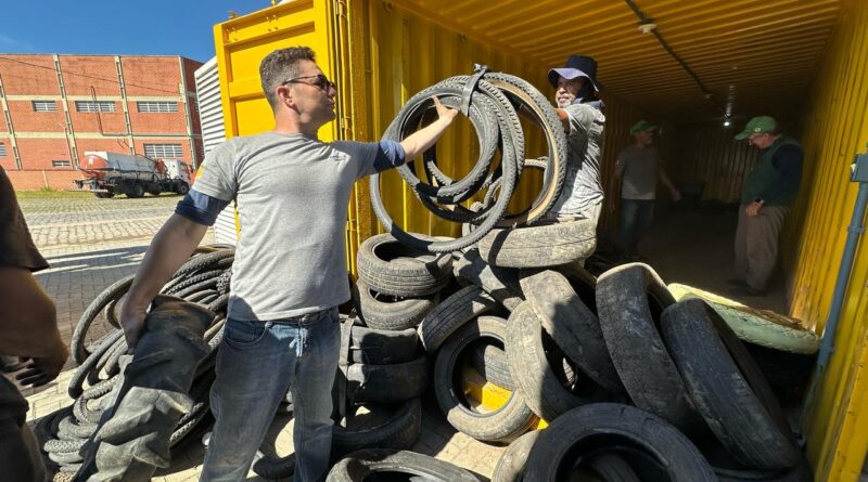 Cerca de 1.000 pneus são recolhidos em ação de prevenção à dengue em Gaspar