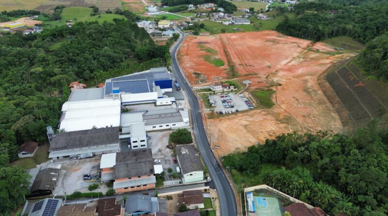 Rua Frei Solano já tem 65% da obra concluída