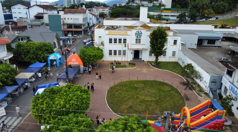 Prefeitura abre serviços à população neste sábado (10)