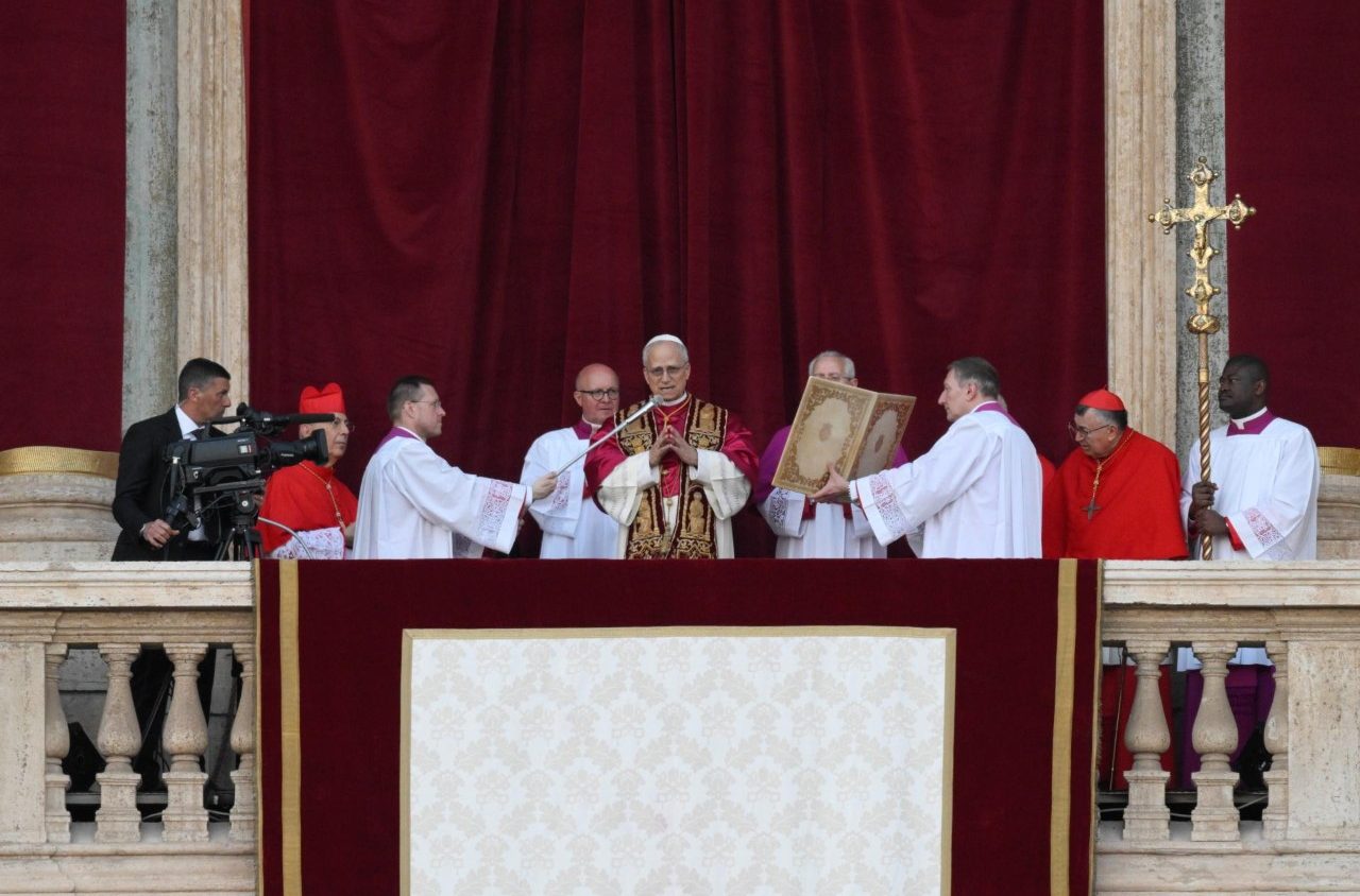 “A paz esteja com todos vocês!”: as primeiras palavras do Papa Leão XIV após ser apresentado a todo o mundo