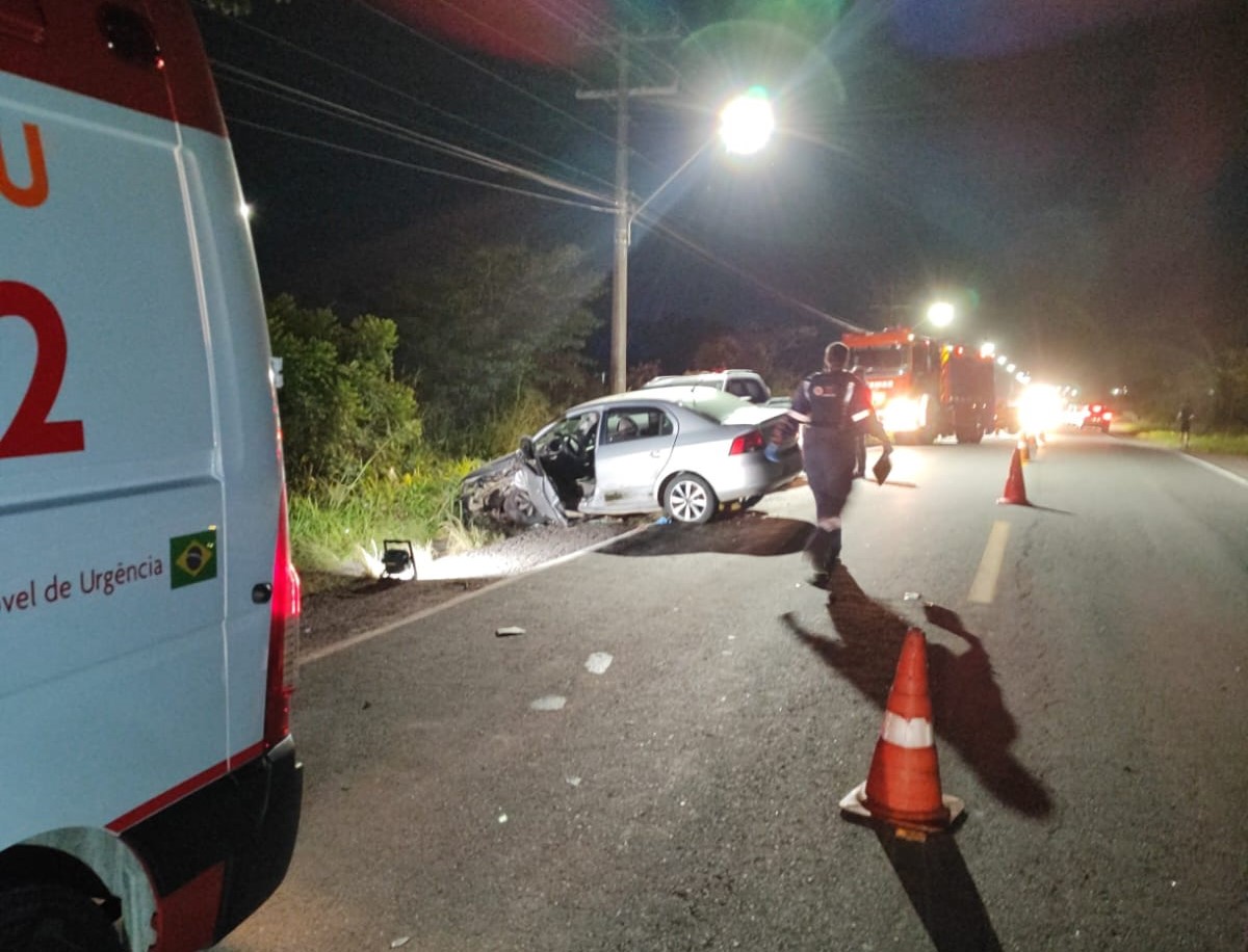 Colisão entre três veículos deixa um ferido na Av. Dep. Francisco Mastella, no Bairro Sete de Setembro
