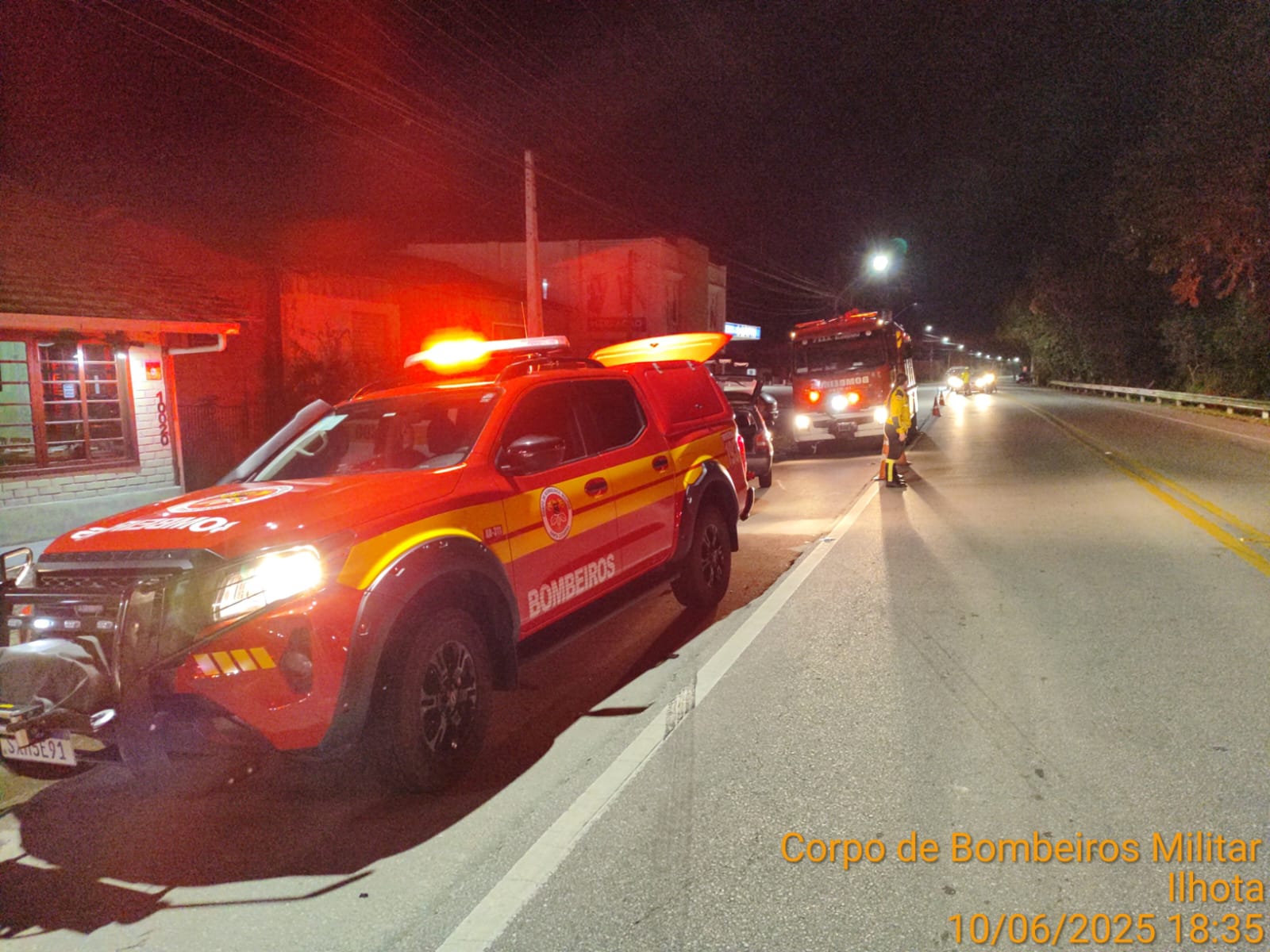 Colisão entre carro e moto deixa dois feridos no bairro Poço Grande em Gaspar