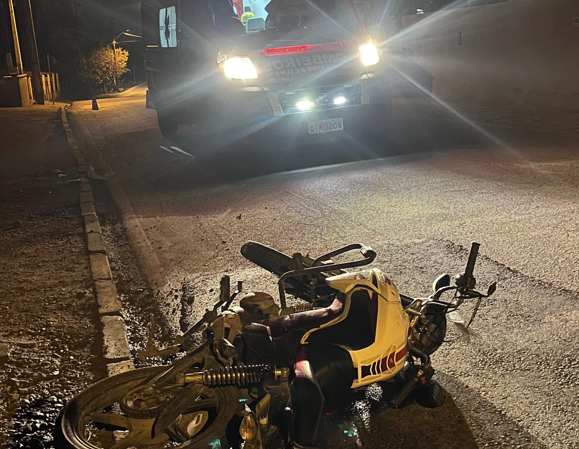 Motociclista sofre queda após cachorro atravessar sua frente no Baú Baixo em Ilhota