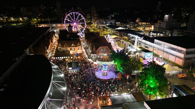Ingressos para a 40ª Oktoberfest Blumenau já estão à venda. Evento ocorre de 8 a 26 de outubro e oferece desconto para clientes Bradesco na compra online