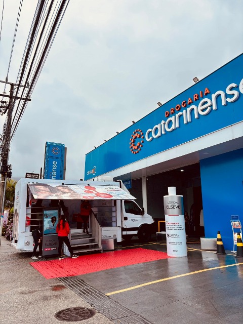 CLAMED e  L’oréal levam experiência de salão aos clientes para lançar nova linha Elseve Bond Repair