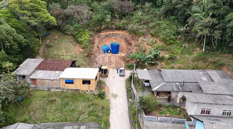 Samae instala reservatório para melhorar abastecimento na rua Pedro Rohling, no Arraial