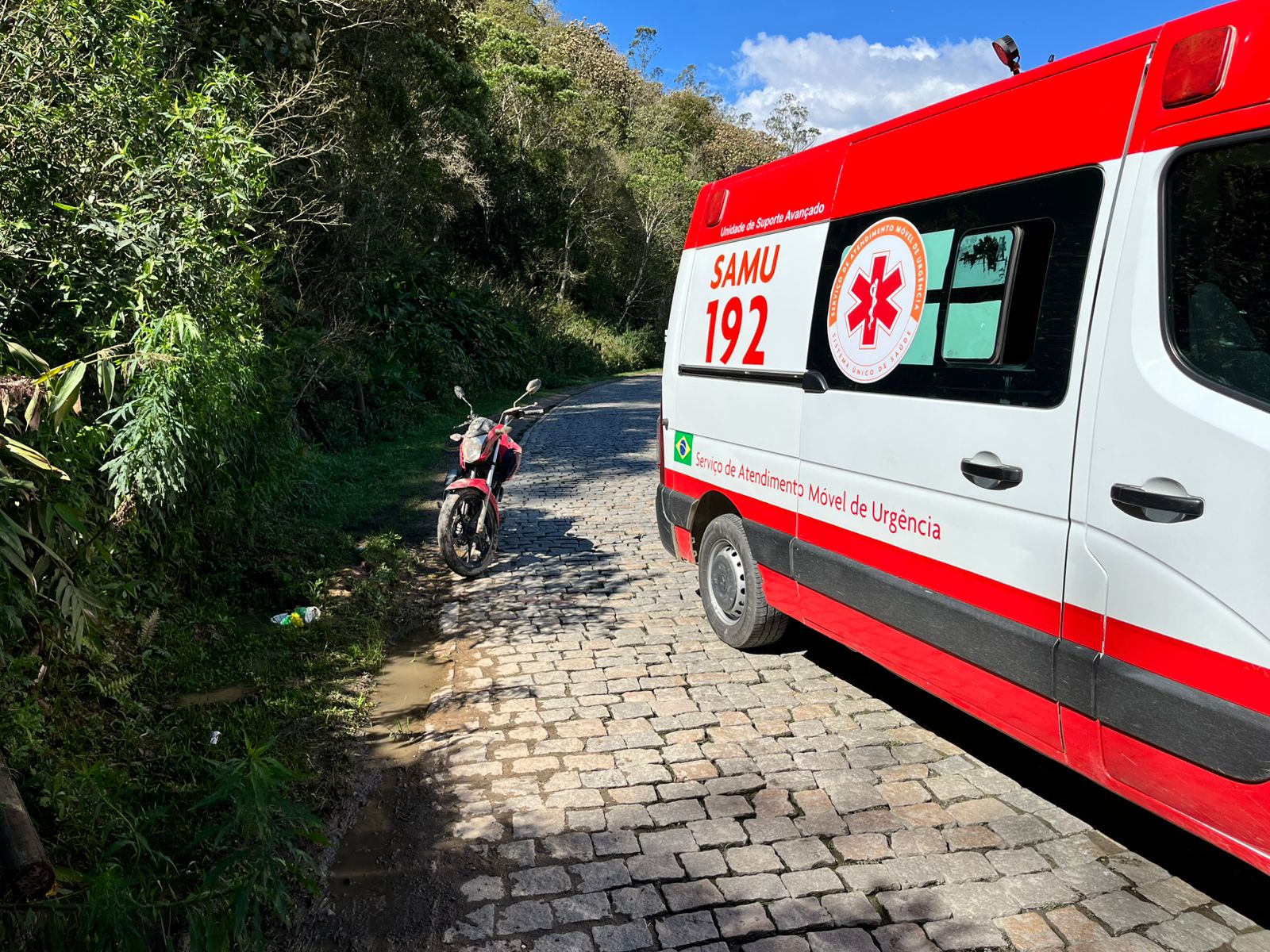Bombeiros Voluntários atende segunda queda de moto em menos de uma hora em Ilhota
