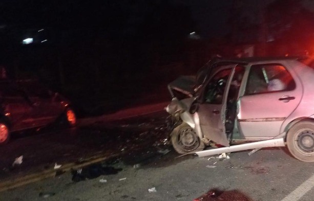 Colisão frontal na Rodovia SC 410, em Tijucas deixa uma vítima fatal e uma gravemente ferida