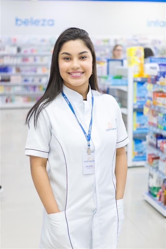 Ganhando uma Profissão: CLAMED oferece formação gratuita técnica em farmácia e estágio remunerado