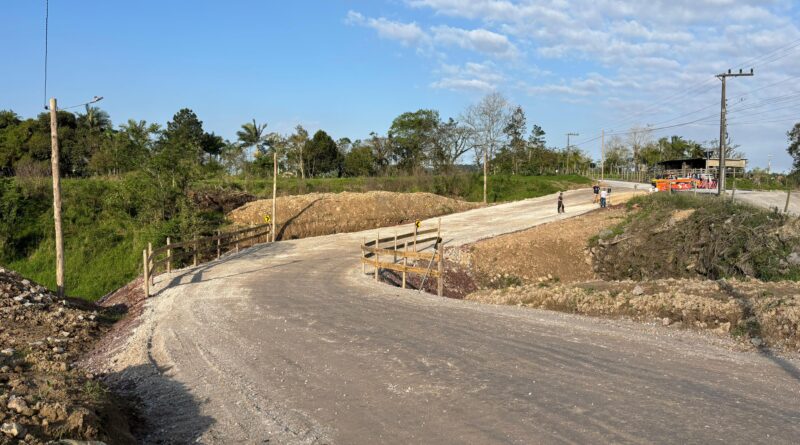 Prefeitura de Gaspar abre desvio na Estrada Geral da Lagoa