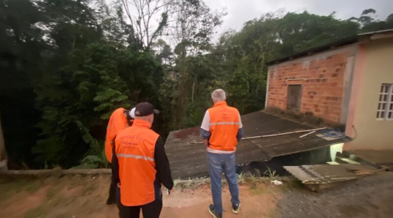 Defesa Civil de Gaspar mantém estado de atenção devido ao risco de deslizamentos