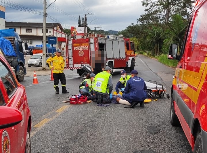 Motociclista fica ferido após colisão com veículo no bairro Margem Esquerda