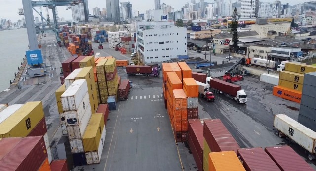 Complexo Portuário de Itajaí movimenta 1,5 milhão de toneladas em novembro e registra crescimento de 20%