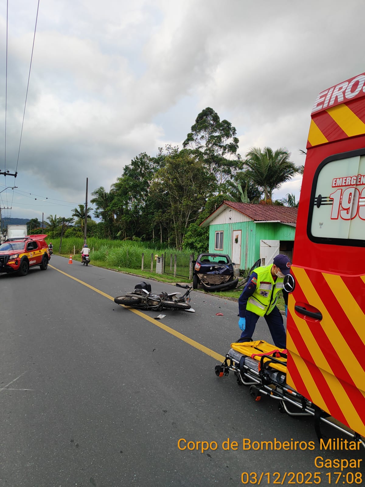 Motociclista fica ferido em acidente no Bairro Margem Esquerda em Gaspar