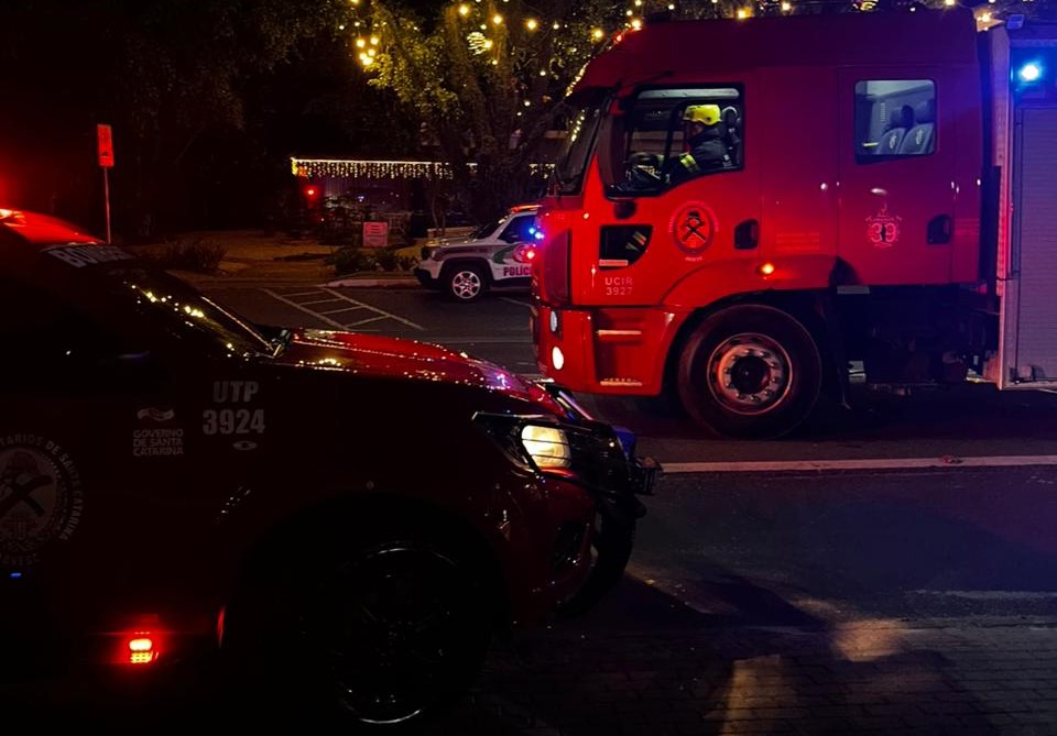Colisão entre bicicleta e ciclomotor deixa ciclista ferido no Centro de Ilhota