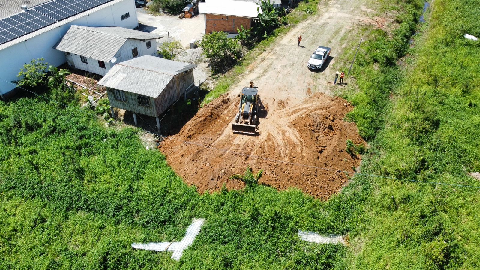 Defesa Civil atende denúncia de aterro irregular na Rua Albertina Maba